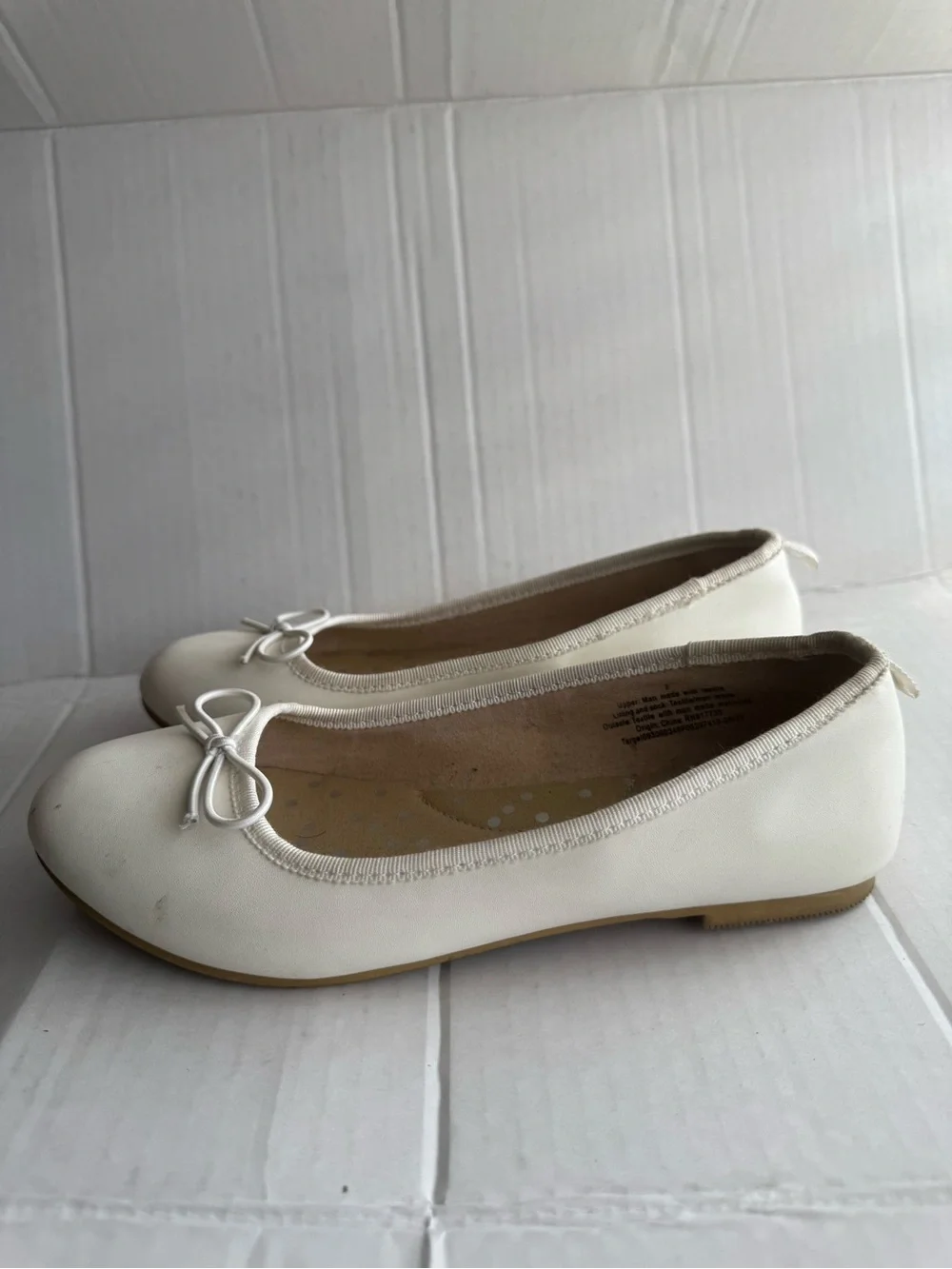 Cat & Jack Girls Cream Ballet Flats with Bow Accent